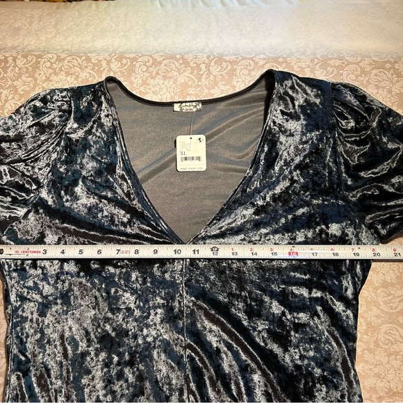 Intimately Free FP~ new ~ Don’t You Wish Velvet Bodysuit in Sunflower Seed ~XL - Picture 9 of 15